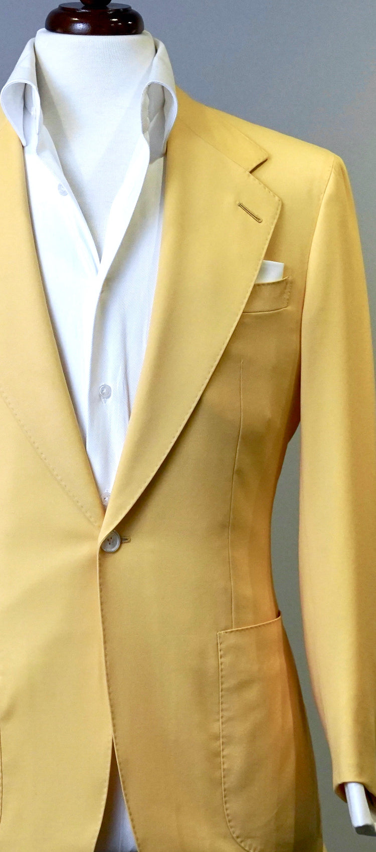 Details 71+ yellow coat suit